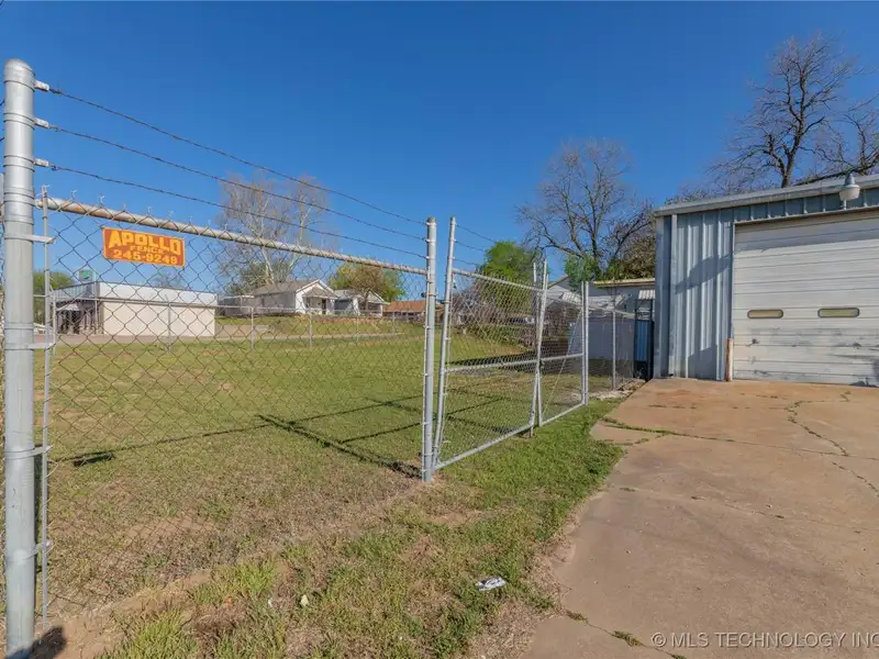 Versatile Former Machine Shop in Prime Downtown Sand Springs Location