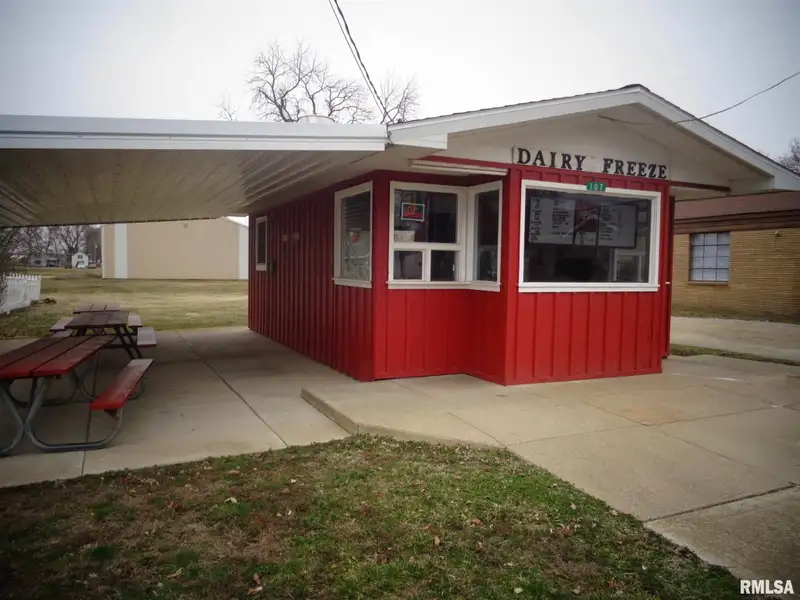 Established Eatery for Sale Near Pekin with Covered Patio and Equipment Included