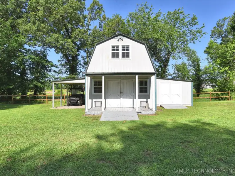 Live-work Property: 2000 Sq. Ft. Office Building with House on 1.25 Acres