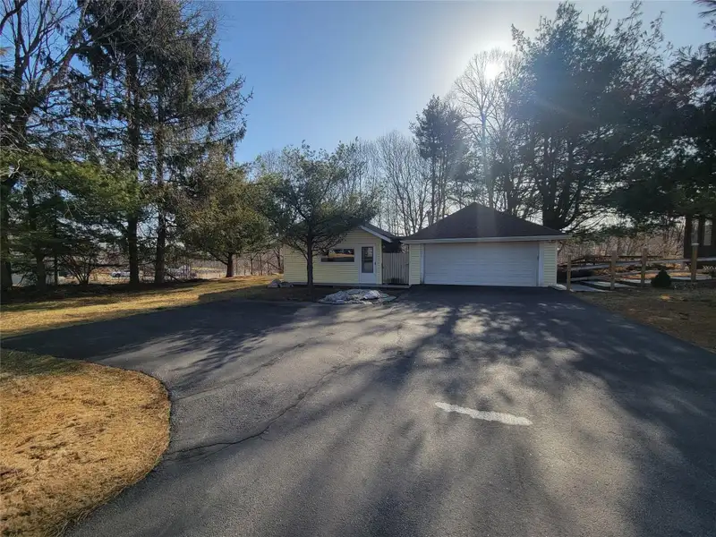 Mixed-use Property in Prime Location with Residential and Commercial Potential