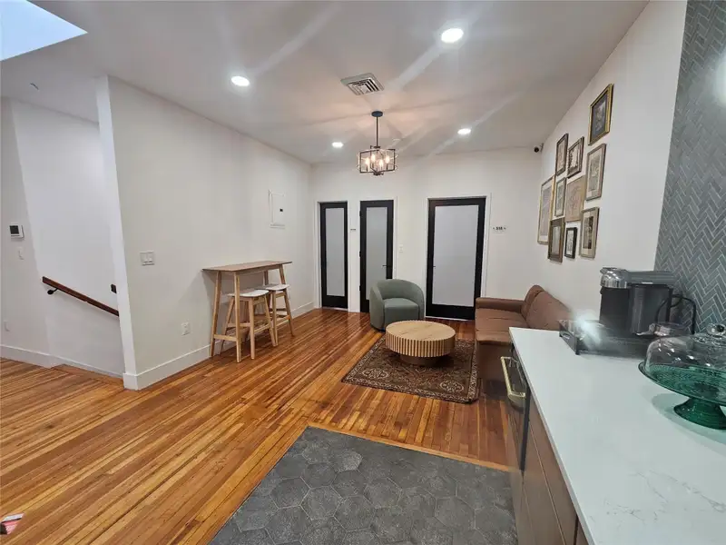 Upscale Private Office Spaces in Monticello's High-demand Commercial Corridor