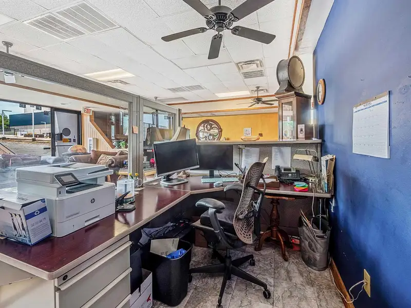 Commercial Office Building in High-traffic Location with Conference Room and Kitchen