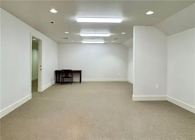 Class a Office Building for Sale or Lease in Prime Highway Commercial Location