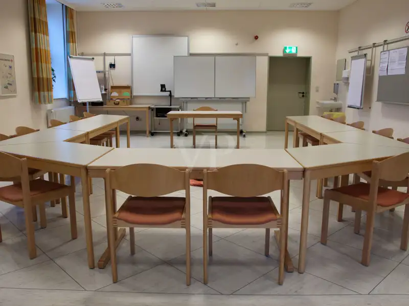 Investment Opportunity: Well-maintained Seminar Facility on 8,429 M² in Bad Pyrmont