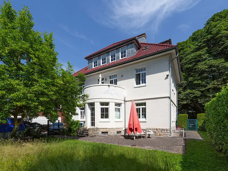 Art Nouveau Villa in Dortmund's Gartenstadt - Versatile Use for Living or Office Space