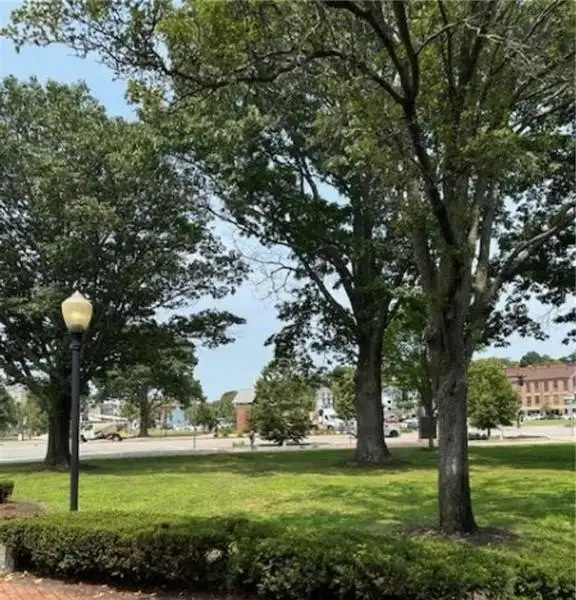 Boutique Retail/office Space in Corliss Landing, Providence with High Ceilings and Natural Light