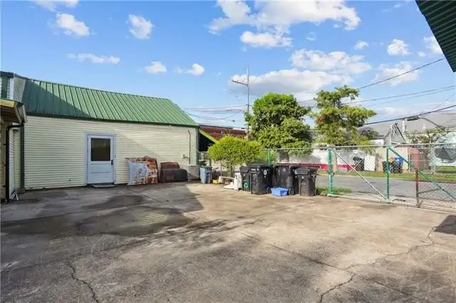 Uptown Commercial Space with Outdoor Patio and Parking - 1844 Sf White Box Ready