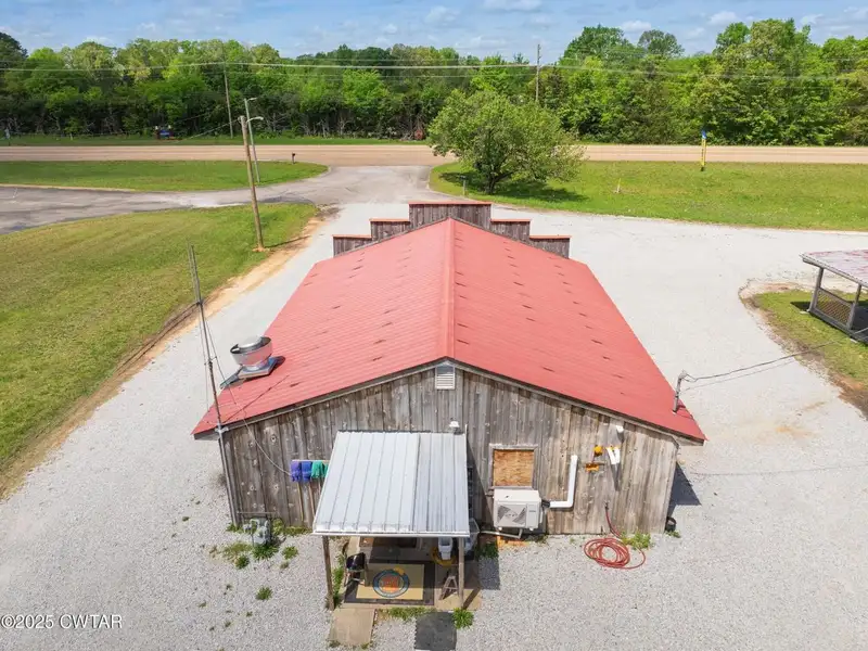 Commercial Restaurant with 3.4 Acres on U.s. 641 Highway in Parsons, Tn