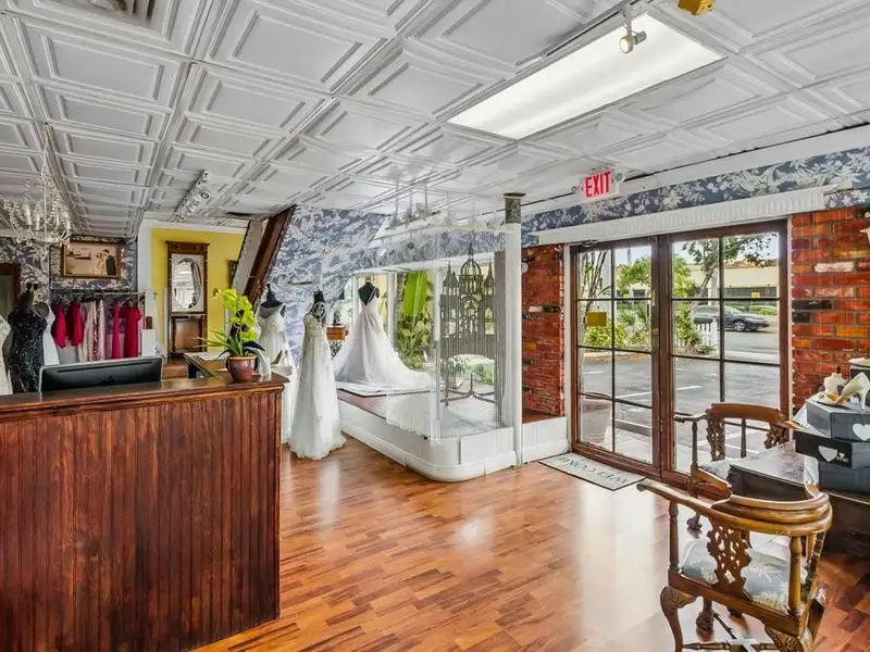 Versatile B-hc Zoned Commercial Property with Office and Retail Space
