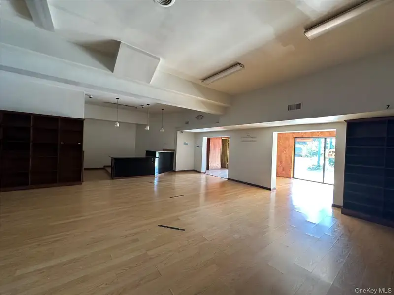 Prime Commercial Retail Space on 9w Corridor - 2,000 Sq Ft with High Visibility