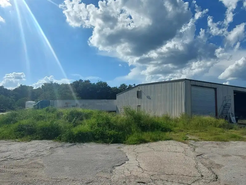 Commercial Property with Warehouse and 10.94 Acres on High-traffic State Rd 46, Mount Dora