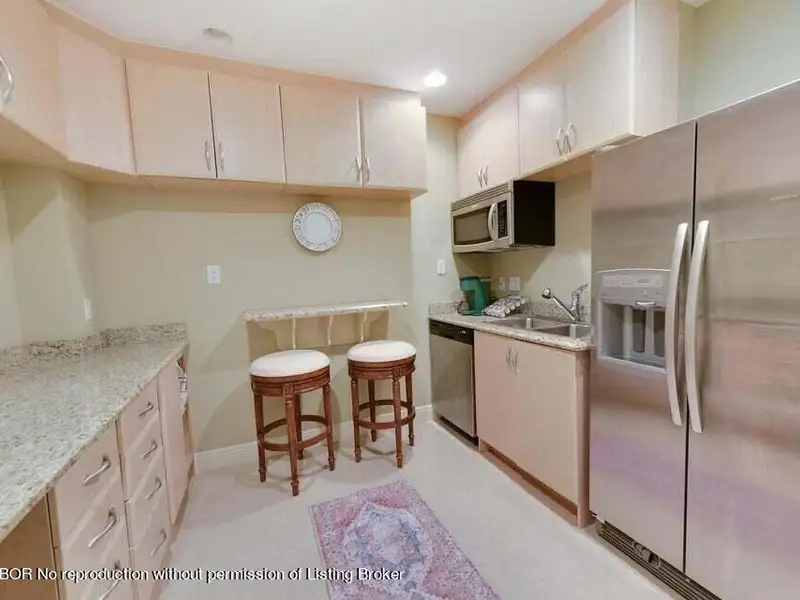 Live/work Condominium in Downtown West Palm Beach with Private Entrance and Parking