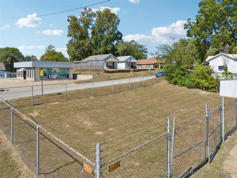 Versatile Former Machine Shop in Prime Downtown Sand Springs Location