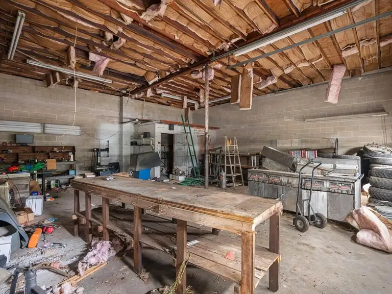Commercial Property with Highway Frontage, Former Gas Station and Grocery in Magnet Cove