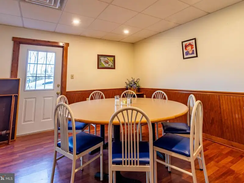 Established Restaurant with Commercial Kitchen and 120+ Seating in Hardy County