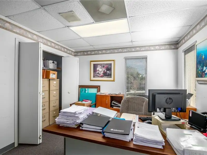 Medical Office Building for Sale in Prime Clermont Location with Ample Parking