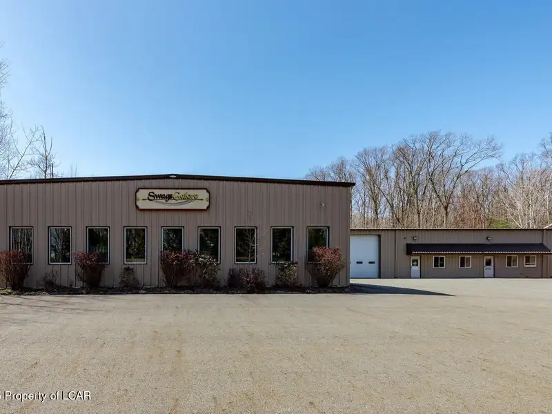 Warehouse with Overhead Doors on Purdytown Turnpike - 12,091 Sq Ft