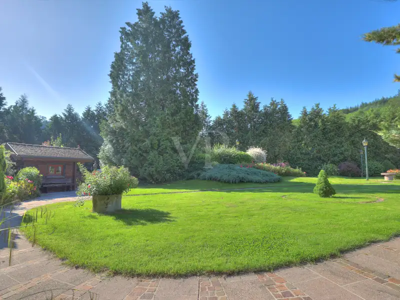 Spacious 34,000 M² Stud Farm Property with Main House, Pool, and Guest Accommodations