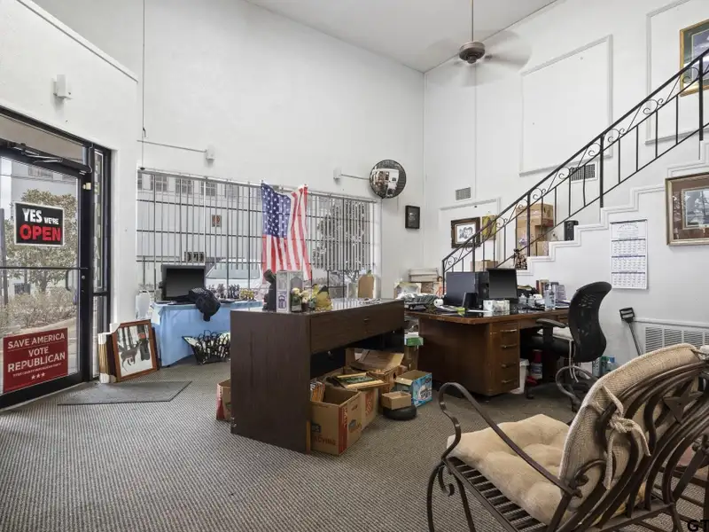Historic Downtown Mt. Pleasant Multi-use Building with 9000 Sqft and Three Storefronts