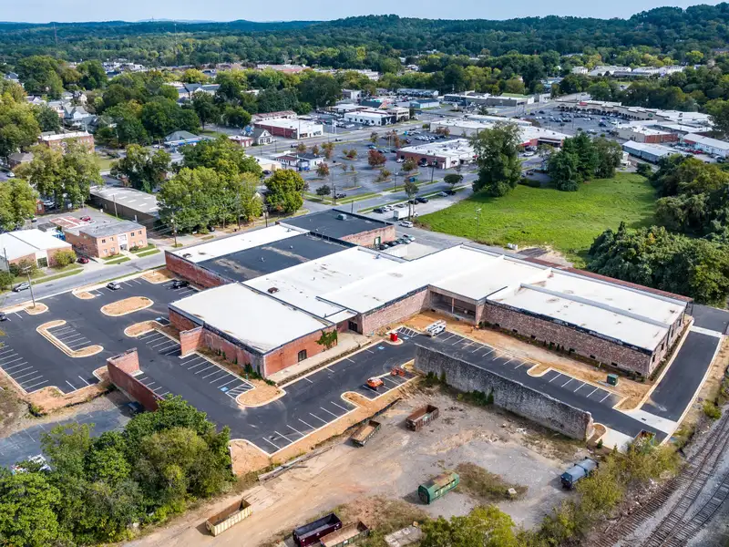 Renovated Cotton Warehouse for Lease in Prime Location with Unique Architectural Features