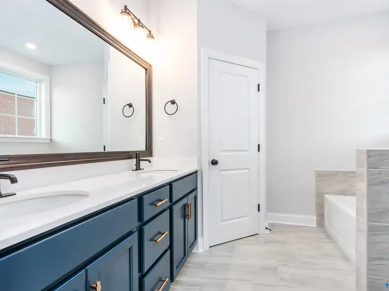 Live/work Townhome with Flex Space, Gourmet Kitchen, and 2-car Garage in Prime Location