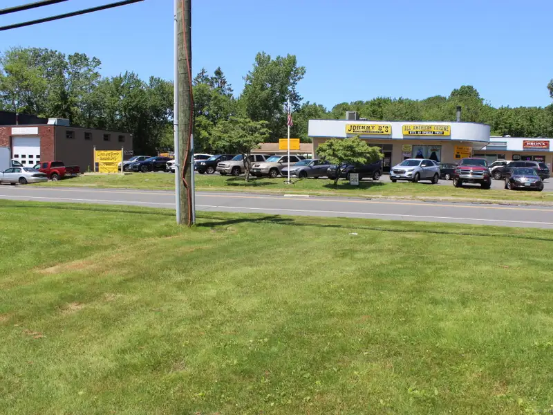 Retail Investment Opportunity in Wolcott – 13,878 Sf on 5.19 Acres with Long-term Tenants