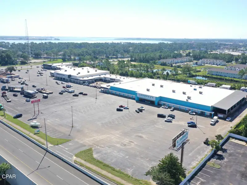 Prime Commercial Lease Opportunity in Bay County - 77,596 Sf Building with Flexible Uses