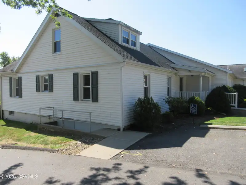 Commercial Property with 3,000+ Sf and Ample Parking in Northumberland