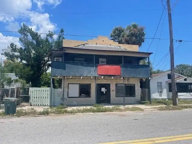 Multi-parcel Property with Two-story Building and M-1 Zoning for Restaurant/bar Use