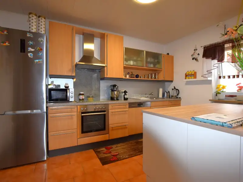Restaurant and Guest Accommodation with Owner's Apartment in Modernized Facility