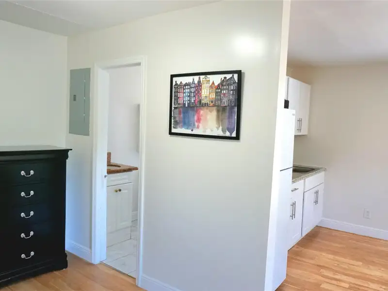 Turnkey Multifamily Investment: 8 Furnished Studios & 2/2 Apartment Near Las Olas