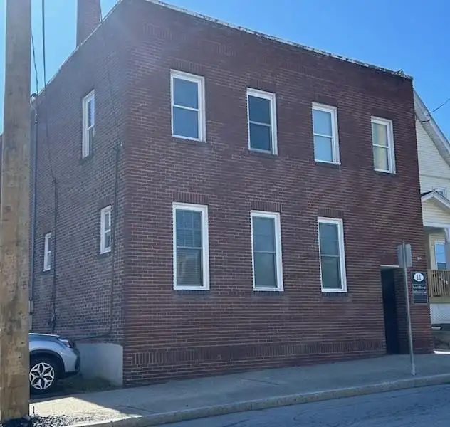 Versatile 750 Sq Ft Office Suite in Prime Village of Walden Location