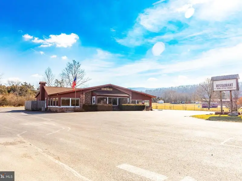 Established Restaurant with Commercial Kitchen and 120+ Seating in Hardy County