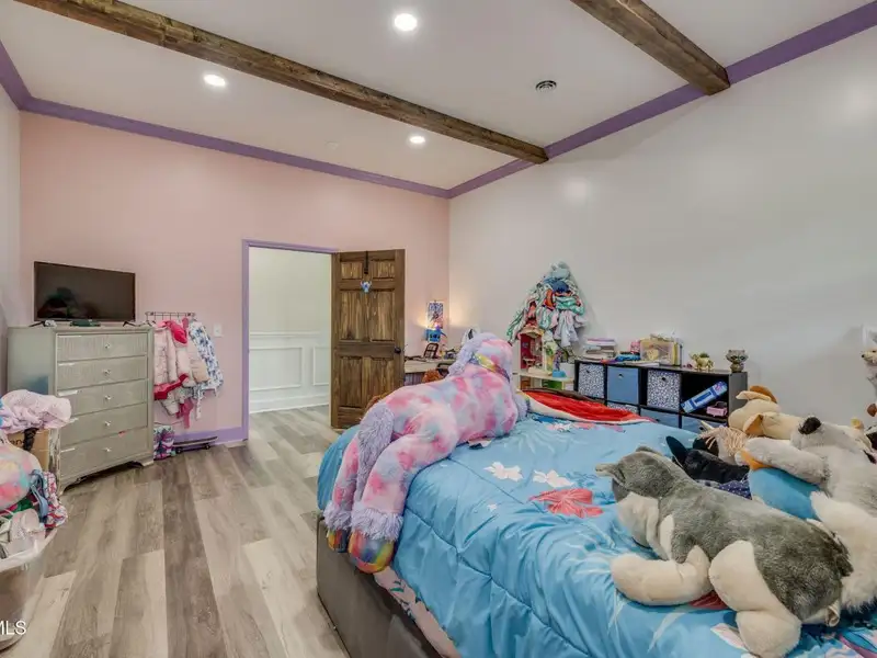 Custom Barndominium on 3 Acres with Pool and Income-generating Garage in Tennessee