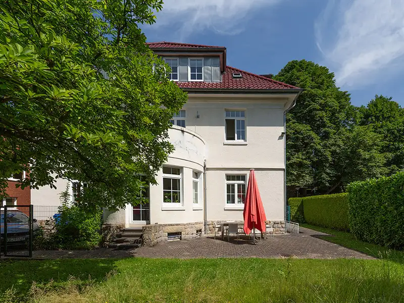 Art Nouveau Villa in Dortmund's Gartenstadt - Versatile Use for Living or Office Space