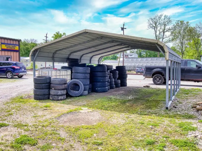 Turnkey Auto Mechanic Business with Multiple Buildings in Mt. Orab