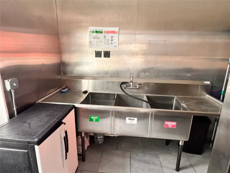 Turn-key Restaurant Space for Lease in Mt. Vernon with Fully Equipped Kitchen