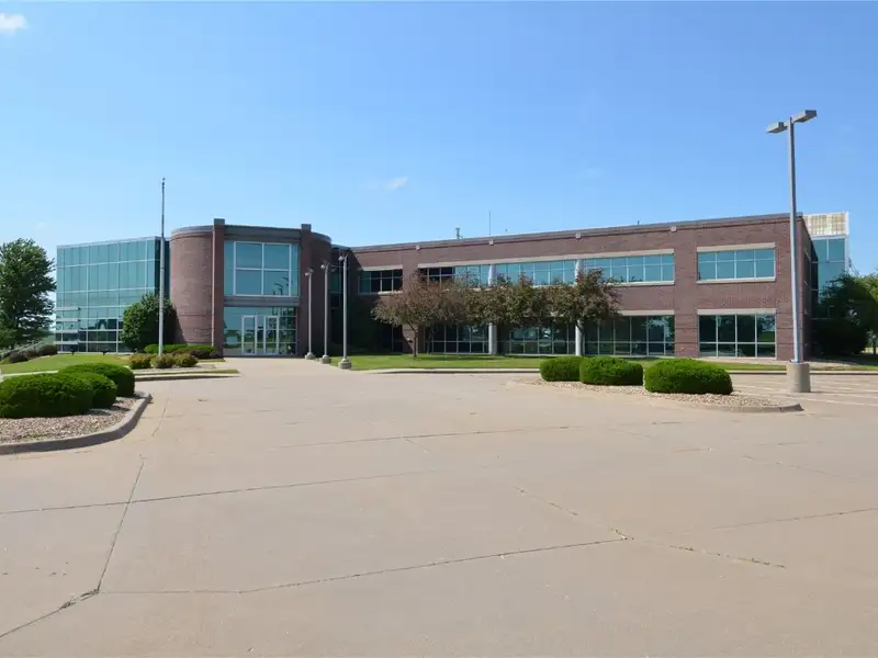 Class a Office Building for Lease in Southwest Cedar Rapids, 42,202 Sq Ft Available