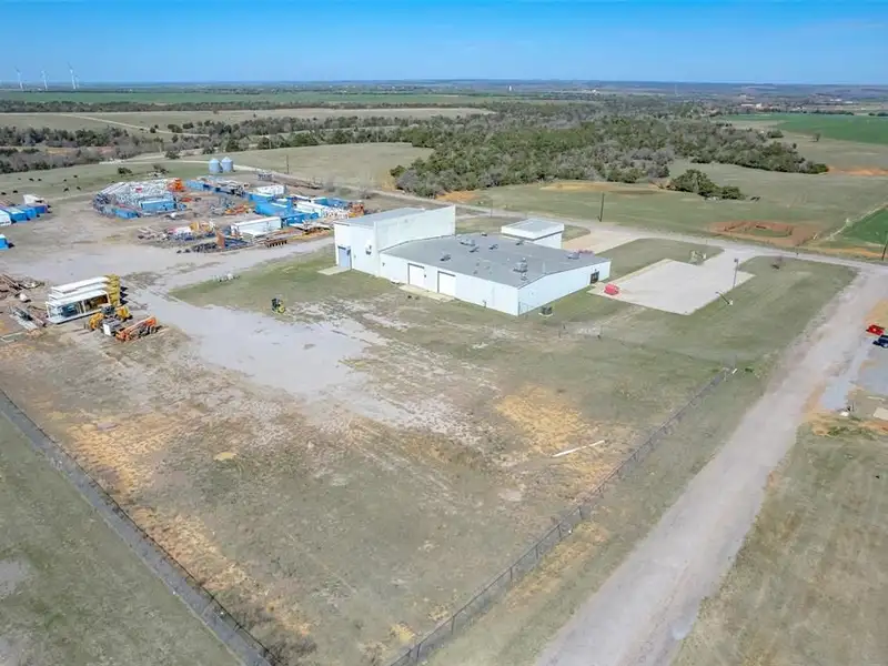 17,000 Sq Ft Versatile Industrial Facility on 402 Acres Near Oklahoma City