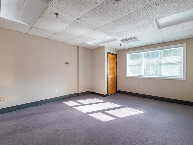 4th Floor Office Space for Sale in North Andover with Prime Visibility and Natural Light
