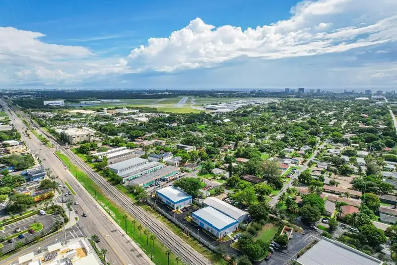 10,000 Sq Ft Warehouse Space for Lease in Pompano Beach, B-4 Commercial Zoning