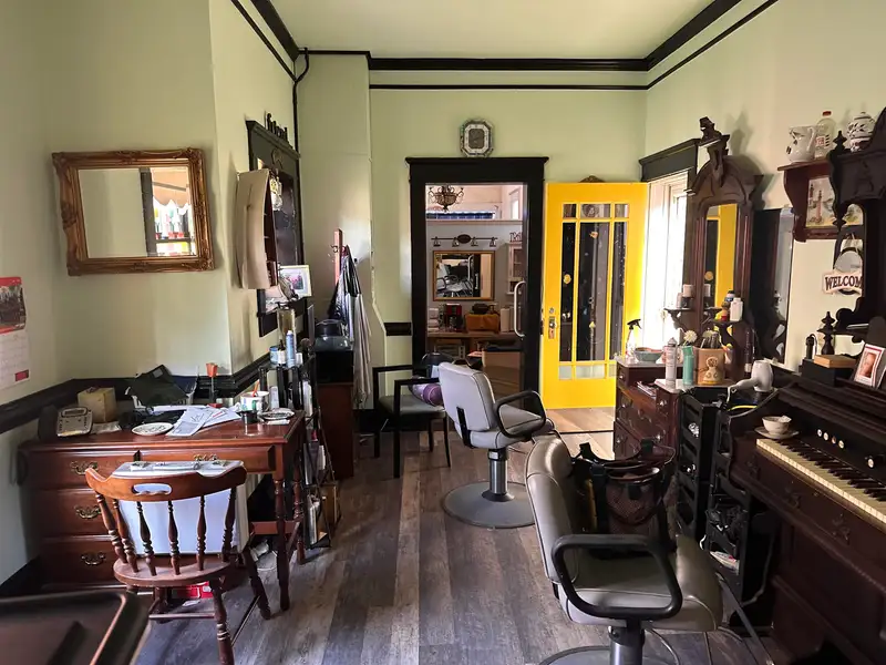 Historic Commercial Storefront in Downtown Broadway, Va – Versatile Space with High Visibility