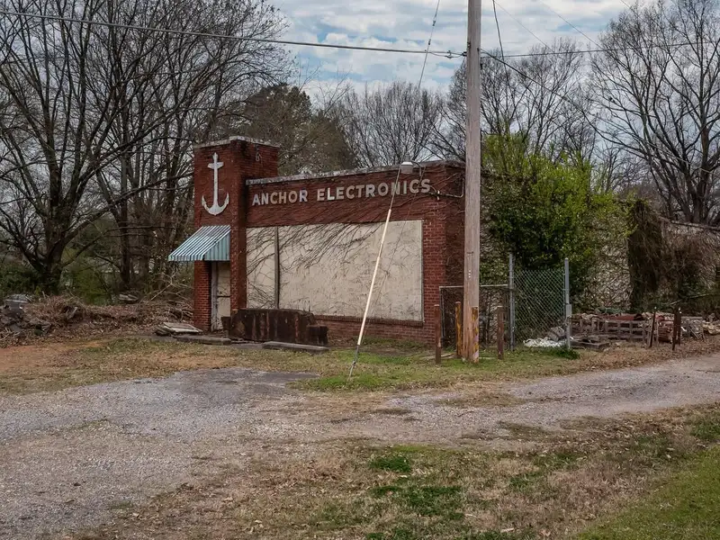 Value-add Light Industrial Building on .81 Acres in Prime Location