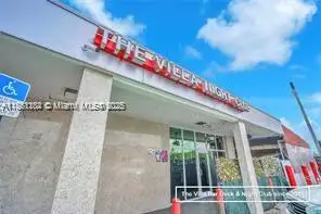 Modern Retail Plaza with 6.85% Noi in Miami Gardens, Fl - Icon Plaza