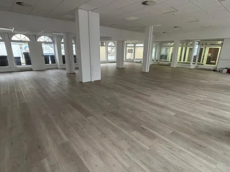 Commercial Building Rheinischer Hof in Bad Neuenahr - Diverse Units and Prime Location