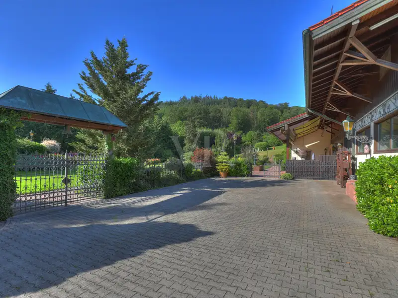 Spacious 34,000 M² Stud Farm Property with Main House, Pool, and Guest Accommodations