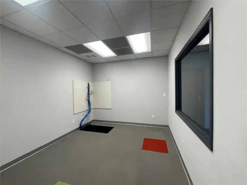 Open Office Space in Hiawatha Office Park with Off-street Parking and Nearby Amenities