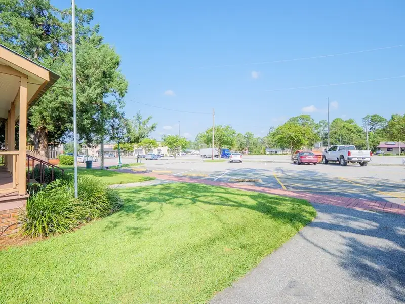 Versatile Flex Building with Office and Warehouse Space in Prime Valdosta Location