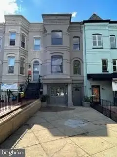 3-story Victorian Townhome with Commercial Space Near Capitol and Union Station