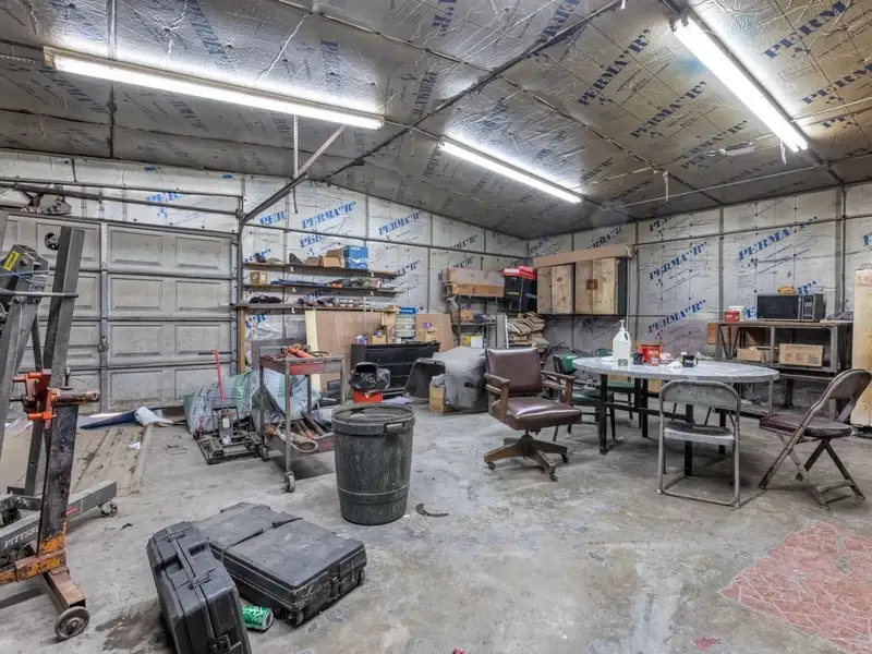 Profitable Auto Glass Repair and Body Shop with Expansion Potential in Hempstead County, Arkansas
